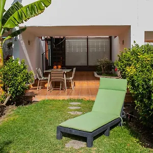 Flatguest Pr - Terrace + Garden + 24h Сasa de vacaciones